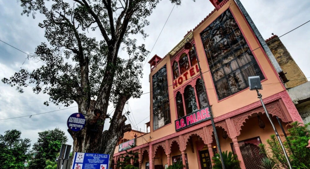 Capital O 11204 Hotel Rg Palace, Забронировать Отель Отели штата Раджастхана 3 звезды, 3*