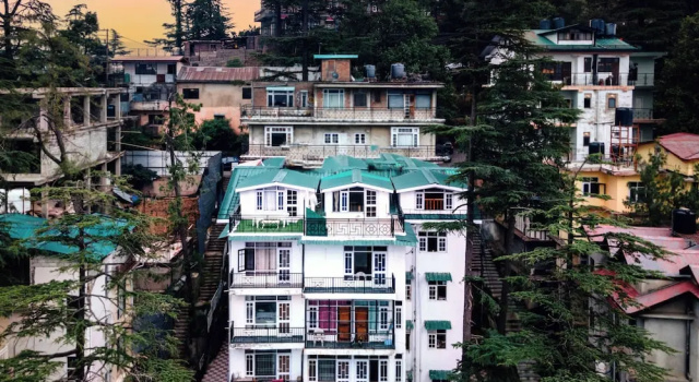 The Sunset Abode Shimla 4BR Valley Views, Забронировать Апартаменты/квартира Шимла 