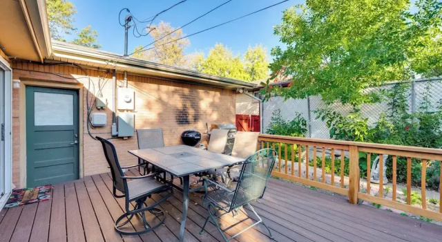 Pet-friendly Gem w/ Private Yard in Westminster!, Rezervasyon Tatil Evi Westminster Villalar, Villa