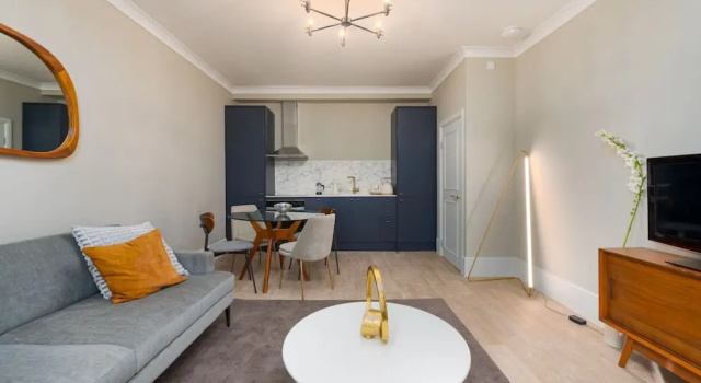 Gorgeous Apartment by the Park PS6