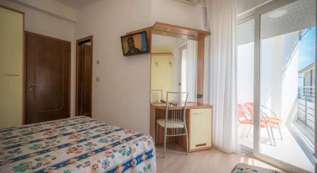 Семейный номер Standard с балконом и с частичным видом на море Hotel Continental