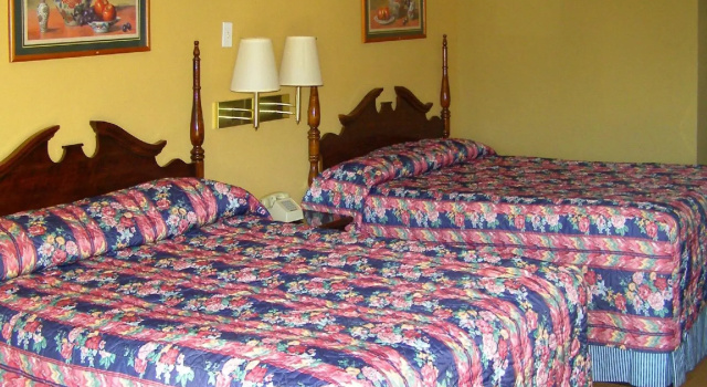 Четырёхместный номер Standard FIRST WESTERN INN
