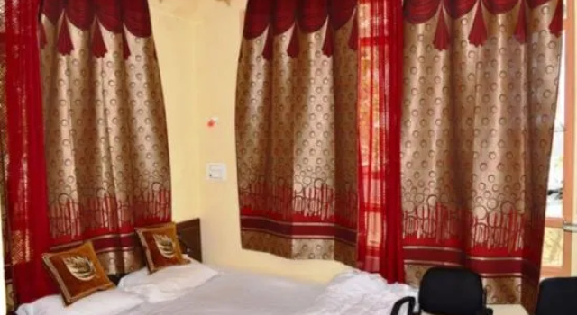 Hotel Dream Palace, Забронировать Отель Сринагар Jammu & Kashmir Ski