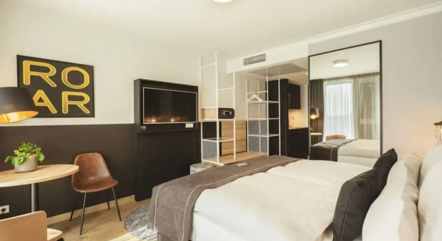 Holiday Inn - the niu, Leo Nuremberg by IHG, Забронировать Отель Отели Нюрнберга 3 звезды, рядом с Кладбище Св. Рохуса, 3*