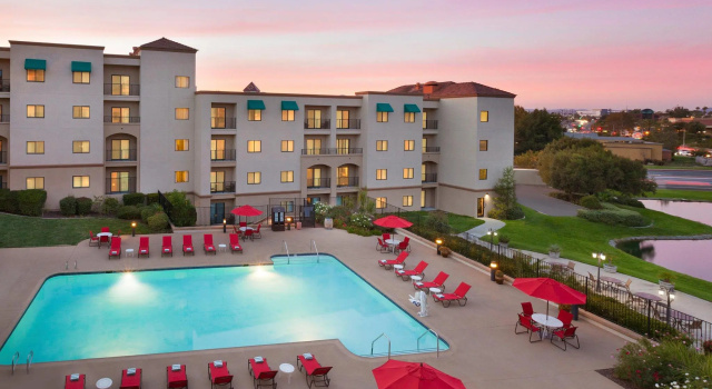 Двухместный номер Embassy Suites by Hilton Temecula Valley Wine Country