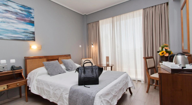 Golden Sun Hotel, Забронировать Отель Отели Островов Саронического залива - Аттика с парковкой, Парковка