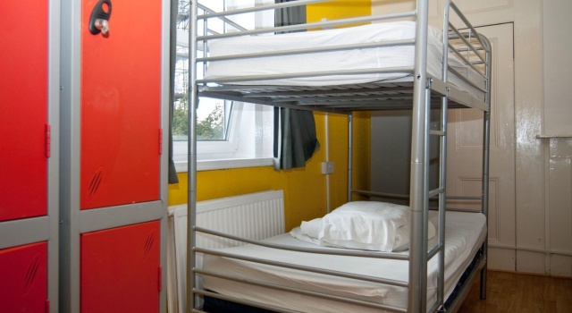 Кровать в общем номере (женский номер) Book A Bed Hostels
