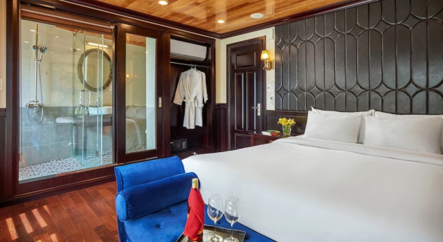 Одноместный номер Deluxe с красивым видом из окна Lan Ha Legend Cruise