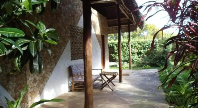 Двухместный номер Standard с балконом и с видом на сад Watamu Eco Villas