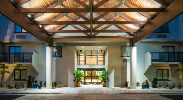 DoubleTree by Hilton Gainesville, Rezervasyon Otel Gainesville Florida