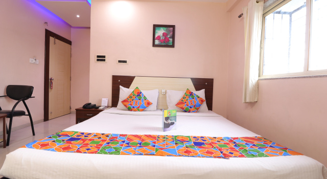 Hotel Crystal Court