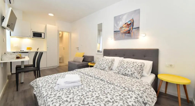 Студия At queens