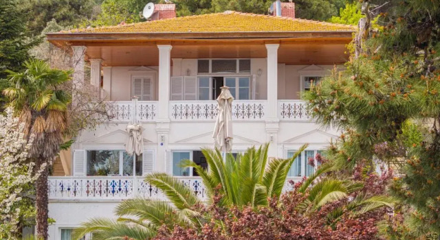 Palais Büyükada, Забронировать Хостел Адалар Бююкада