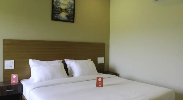OYO 9618 Home 2 BHK Vasco South Goa, Book Hotel Goa hoteller med pool, Swimmingpool