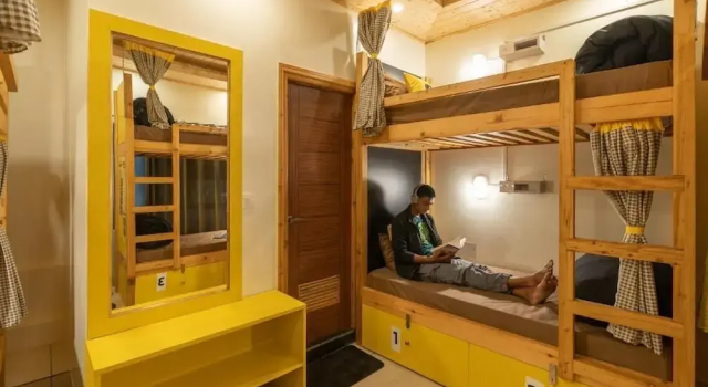 Кровать в общем номере The Hosteller Kufri, Shimla