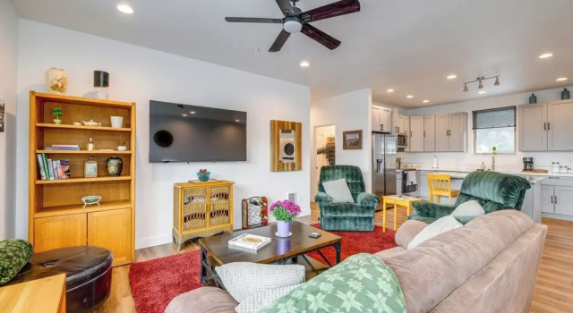 Walk to Marina: Tillamook Bay Apt w/ Water Views!, Забронировать Апартаменты/квартира Гарибалди Орегонское побережье