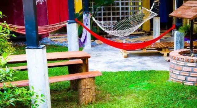 Кровать в общем номере (женский номер) SabaiDee Lanta Hostel