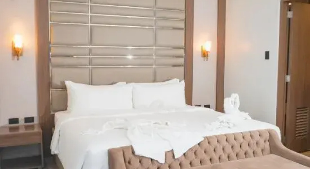 Полулюкс El Vistra Hotel Angeles