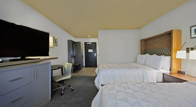 Holiday Inn Grand Rapids North - Walker, an IHG Hotel