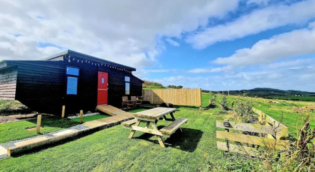 Sea View hut Sleeps 4/6, Rezervați Casă de vacanță Manordeifi Glamorgan