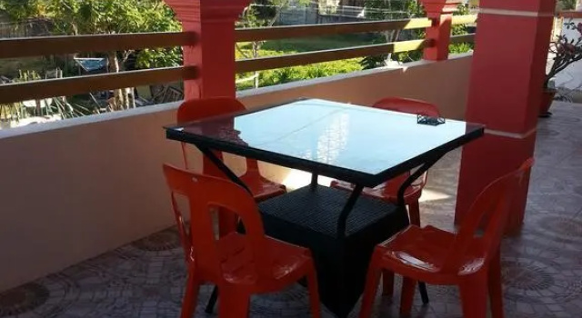 V.Hauschild Pension House, Забронировать Гостевой дом Отели Ilocos Region с парковкой, Парковка