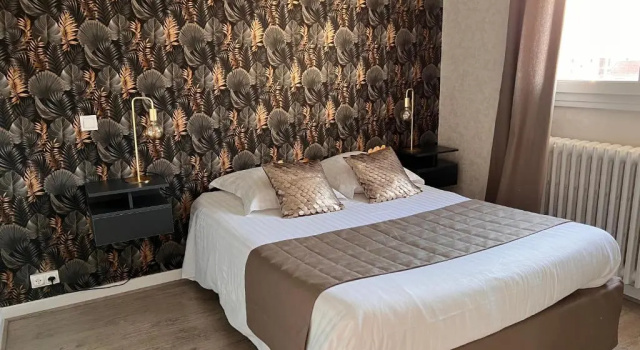 Hotel Alpes Cevennes, Varaa Hotelli Guilherand 