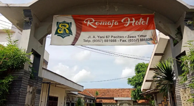 OYO 3915 Hotel Remaja Pacitan, Boek Hotel Pacitan Hotels met Parkeerplaats, Parkeren