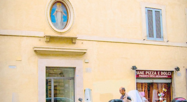 Colombo Penthouse Wi Fi Netflix AC, Prenota Hotel Rione Monti Roma