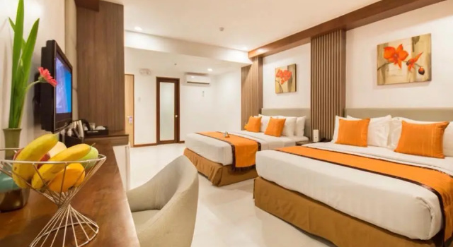 Кровать в общем номере Jony's Beach Resort
