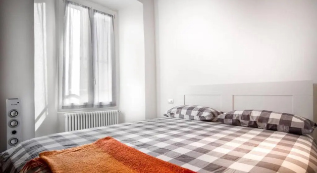 ALTIDO Elegant Apt for 4 at the Como's heart