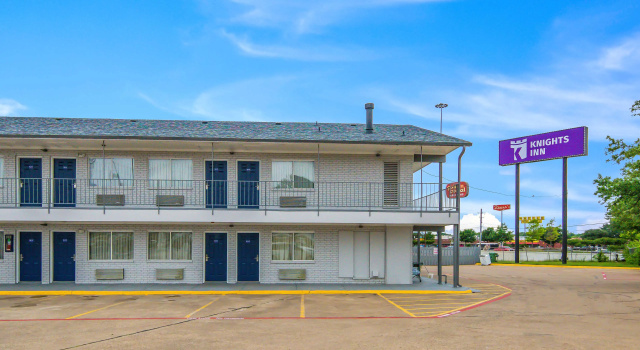 Knights Inn North Richland Hills, Забронировать Мини-отель Норт-Ричленд-Хиллс Dallas - Fort Worth Metropolitan Area