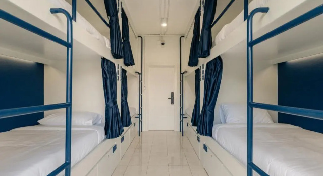Кровать в общем номере Shapel Hostel and Cafe