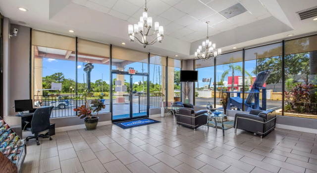Отель Rodeway Inn, Забронировать Отель Байэнит-Поинт Florida Gulf Coast