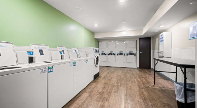 Woodspring Suites Dearborn - Detroit