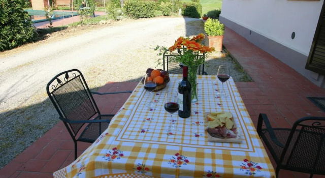 Апартаменты Classic Modern Farmhouse in Pienza With Pool