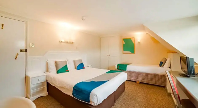 Люкс Standard Gullivers Hotel - B&B