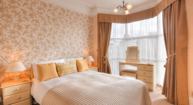 Avron House, Boek Bed and Breakfast Torquay Devon