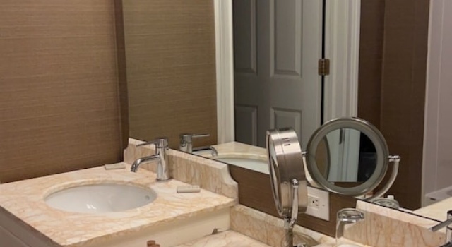 Четырёхместный номер Deluxe Rocky River Inn