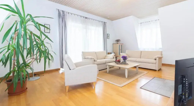 -V66- Apartment, By Cohost