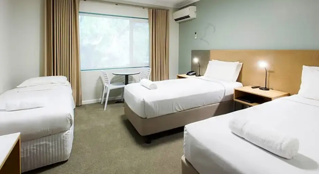 Номер Deluxe Kings Park Motel