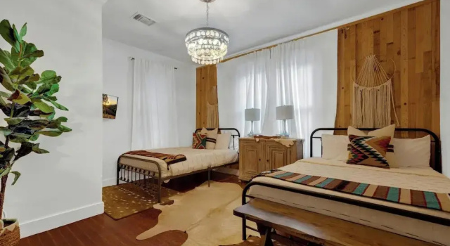 Poplar Place Main House With Hot Tub-1 mi to Main St, Забронировать Дом для отпуска Виллы Texas Wine Country, Вилла