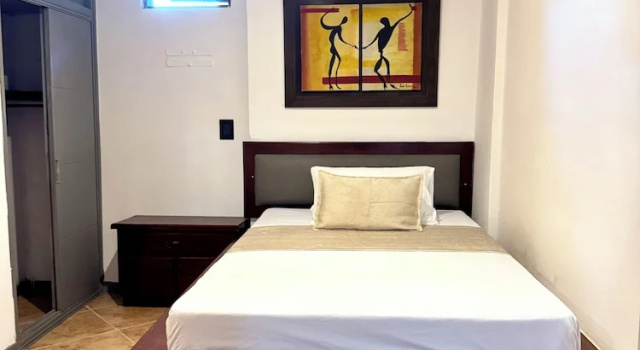 Hotel Plaza Mayor 44, Забронировать Отель Медельин Antioquia, рядом с Coltejer Building