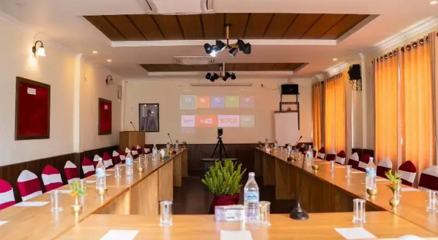Gaia Holiday Home Pvt. Ltd., Забронировать Отель Отели Дхуликхел с парковкой, Парковка