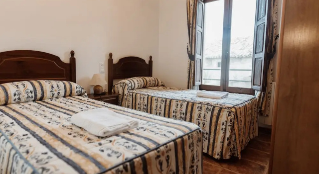 Апартаменты с 2 комнатами CASERIO INAZARES - CASAS DE MONTAÑA CON CHIMENEA Y NIEVe