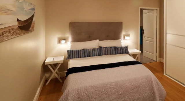 Oceana Views Luxury Vacation Home, Забронировать Отель Гордонс-Бей Helderberg