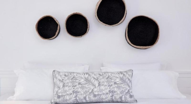 Двухместный номер Standard Mr and Mrs White Paros Suites & More