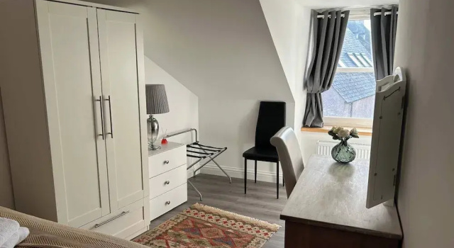 Family - Central - Wifi - Parking - Sleeps 4