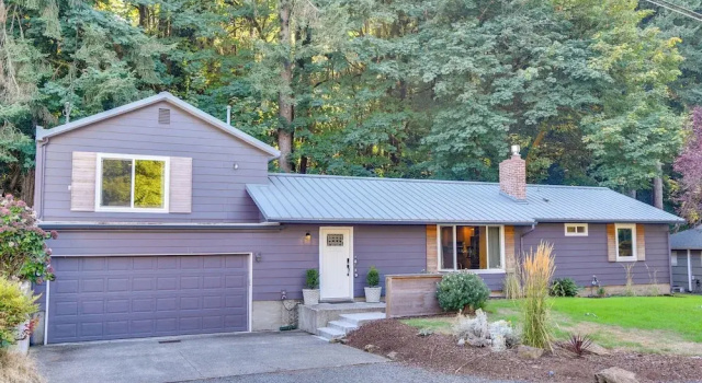 Коттедж Lake Oswego Home w/ Covered Patio: Near Portland!