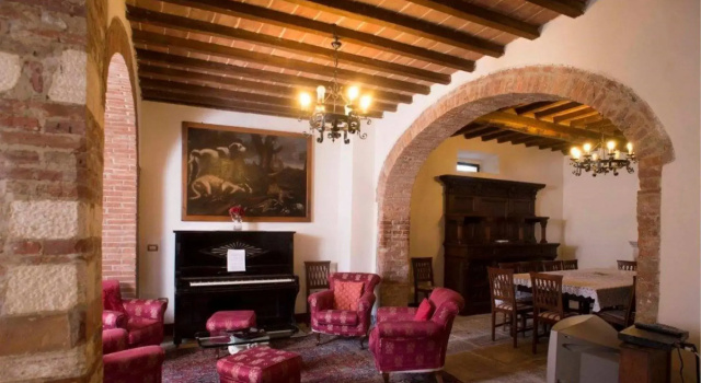 Imposing Villa With 5 Apartments Ideal for Groups Pool -aia Vecchia, Забронировать Апартаменты/квартира Ашано Крете-Сенези