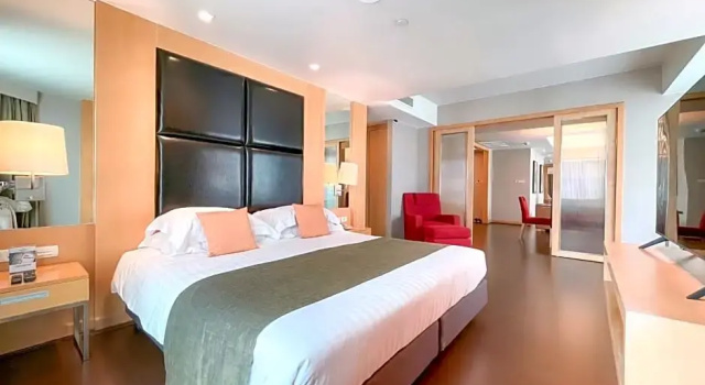 Люкс Пентхаус с видом на озеро Sora Resort & Suites Sukhumvit